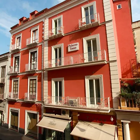 Palazzo Tasso Bed & Breakfast 4*