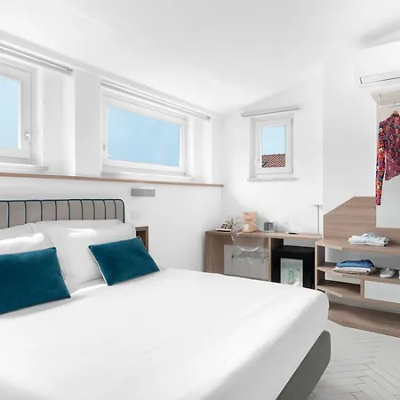 Palazzo Tasso Nocleg ze śniadaniem 4*