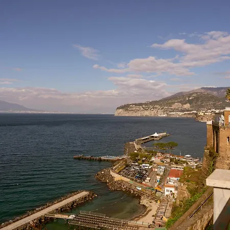 Palazzo Tasso Bed & Breakfast