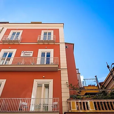 Palazzo Tasso Bed & Breakfast 4*