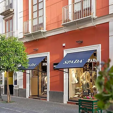 Palazzo Tasso Bed & Breakfast