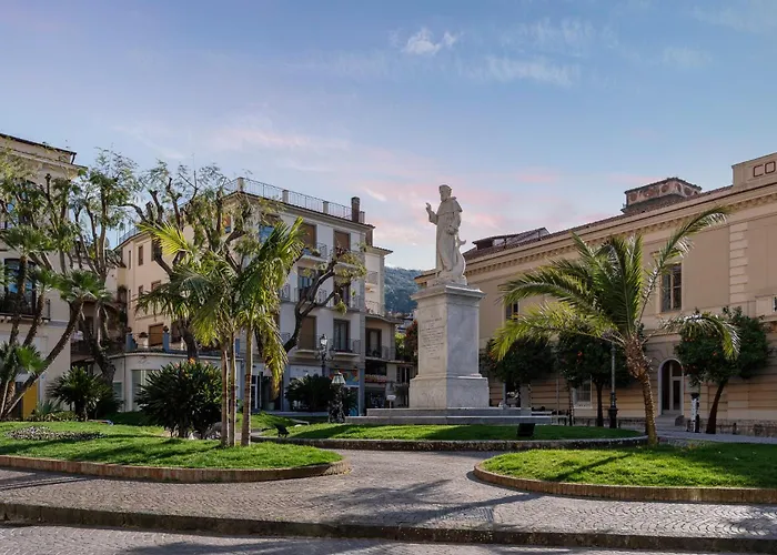 Palazzo Tasso فندق مبيت وإفطار سورينتو