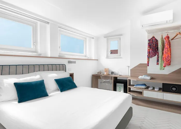 Palazzo Tasso Bed & Breakfast 4*